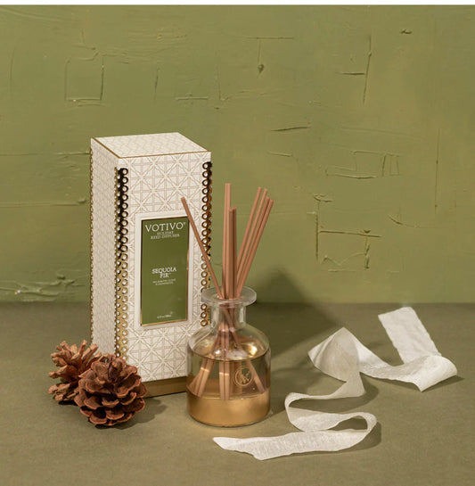 Votivo - Holiday Reed Diffuser-Sequoia Fir